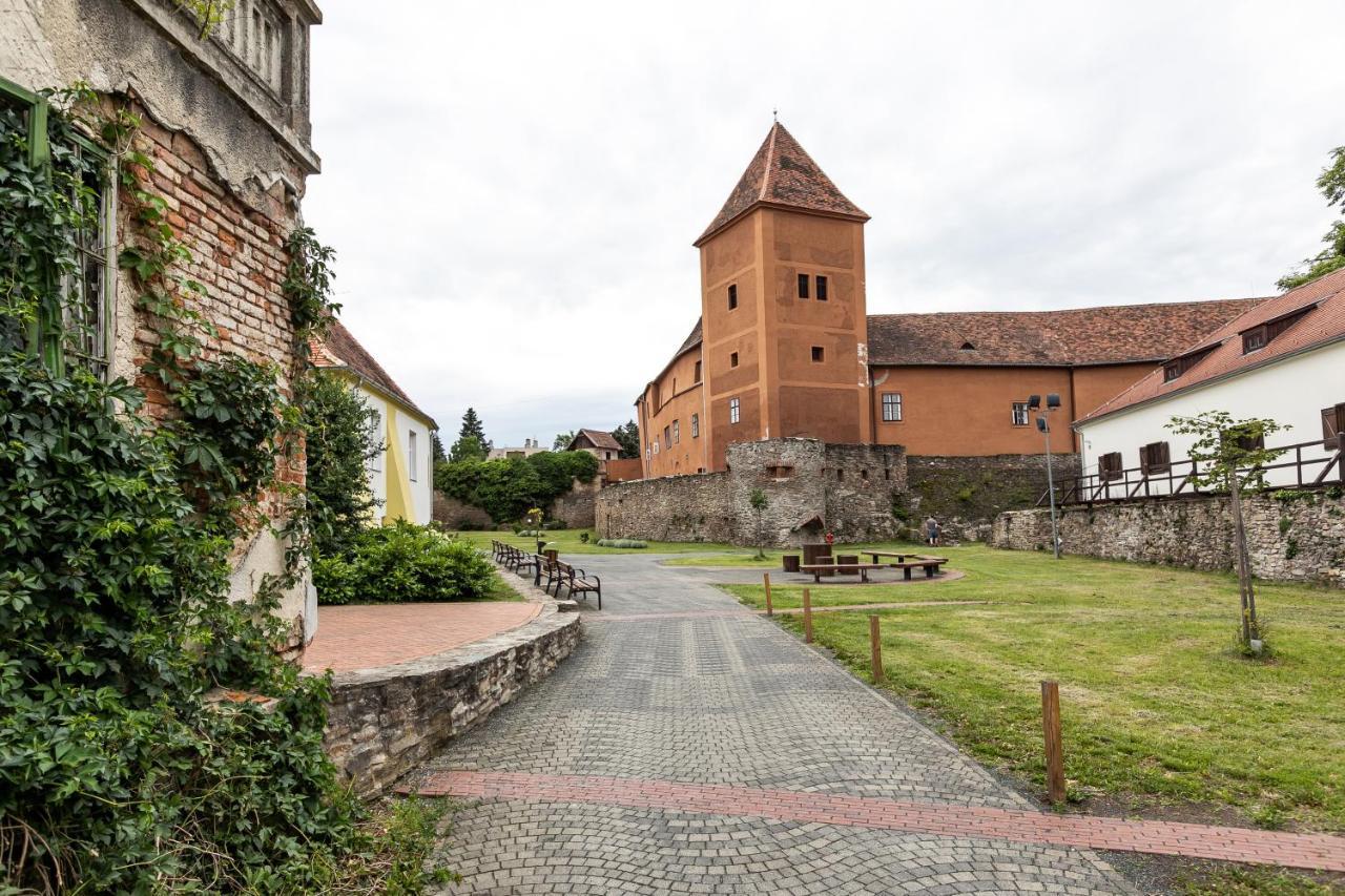 Benedict Hotel Kőszeg Eksteriør billede